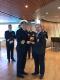 圖1為基隆港務分公司張港務長溢源與偉特丹號船長互贈首航紀念牌(JPG)