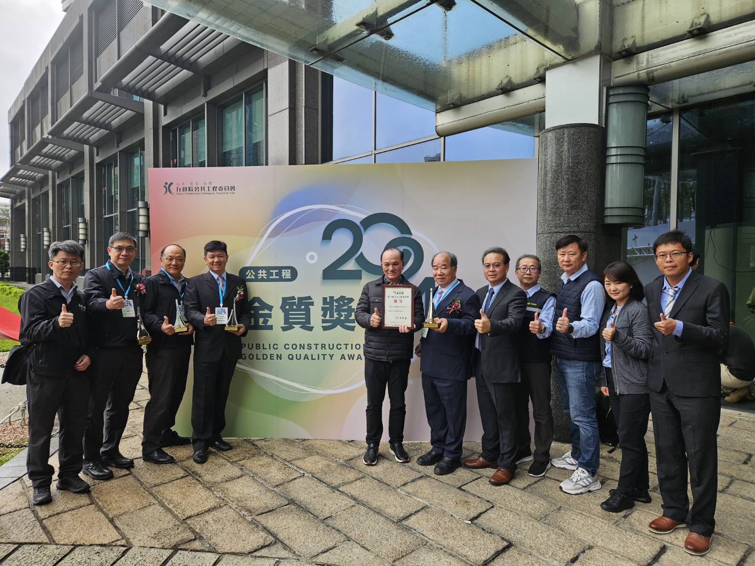 高雄港A6碼頭護岸及新生地填築工程，榮獲「2024年第24屆臺灣優良智慧綠建築暨系統產品獎－設計類黃金獎-優等」