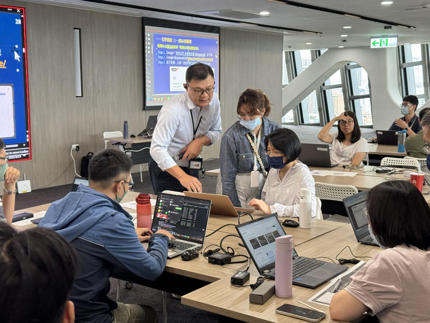 辦理12場「資訊麻瓜AI應用課程」