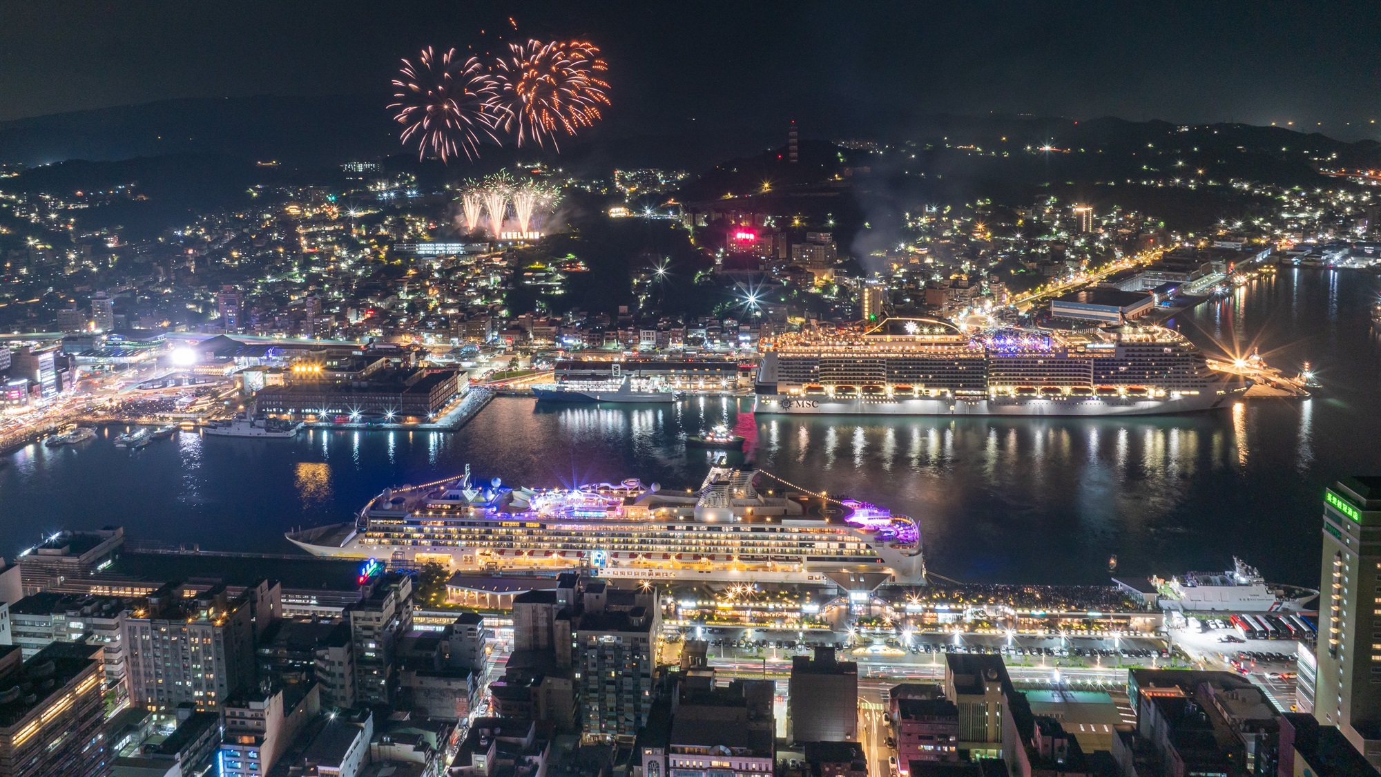 Image 2. Concurrent visits by Star Navigator (bottom left) and MSC Bellissima (upper right) to Port of Keelung on May 23rd, 2025