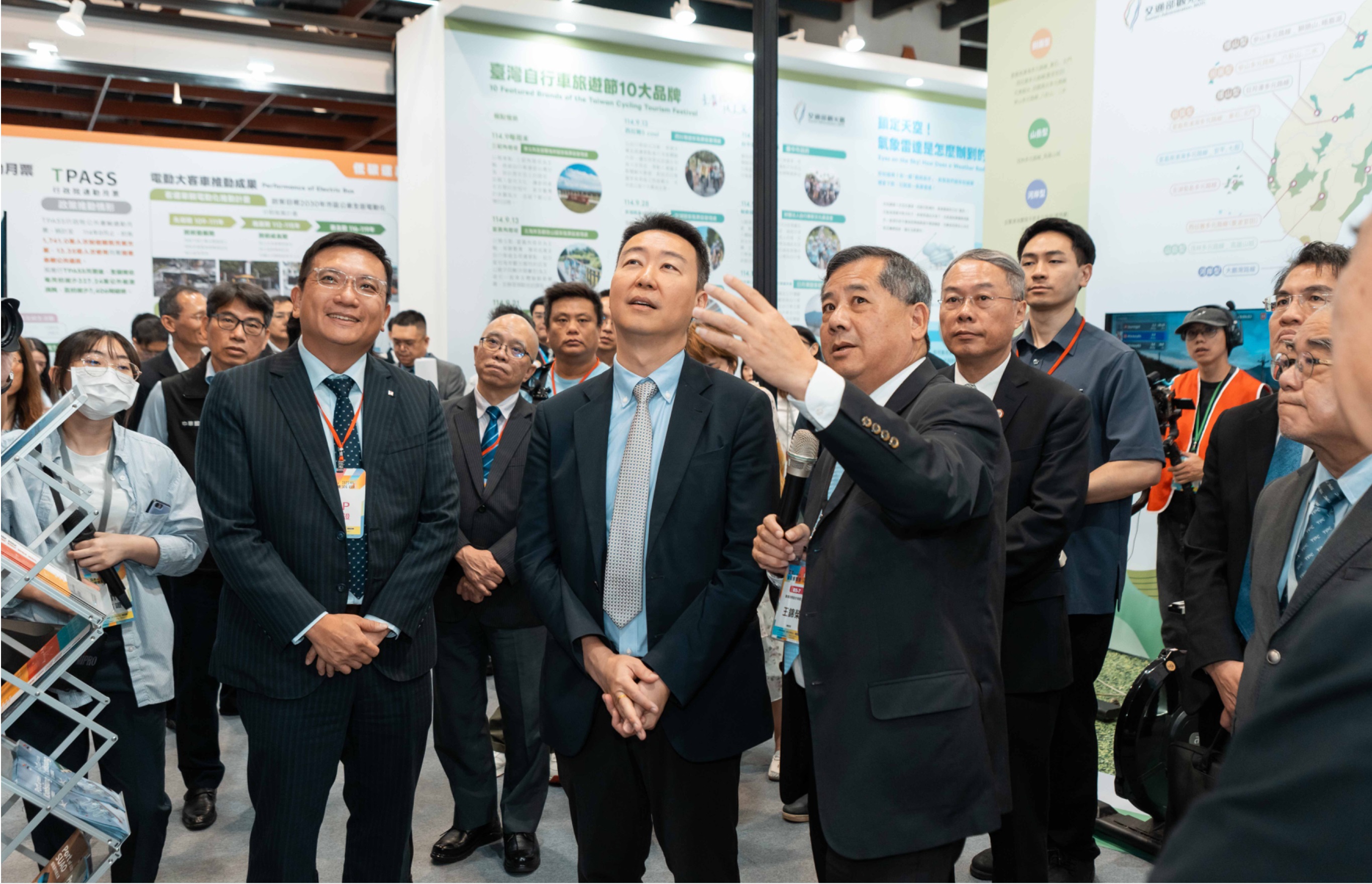 2025亞太永續博覽會--臺灣港務公司偕同高明貨櫃碼頭公司聯合展出，王錦榮總經理說明減碳推動成果