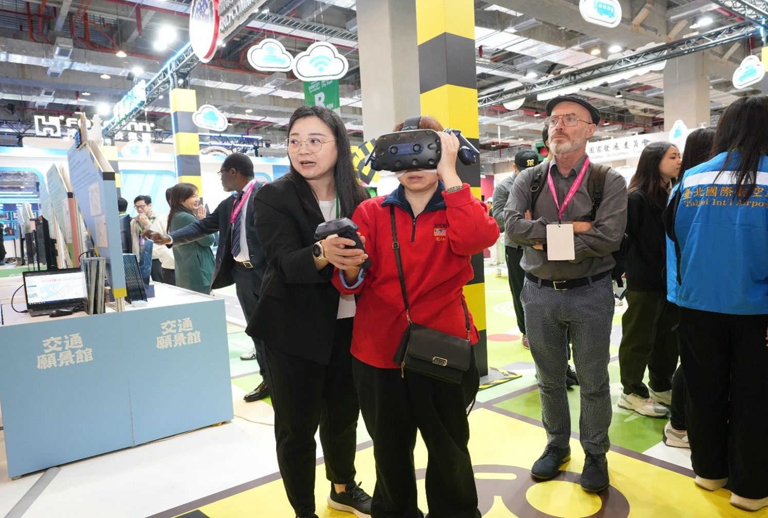 VR帶民眾走進港區現場，身歷其境認識港區作業安全的重要性