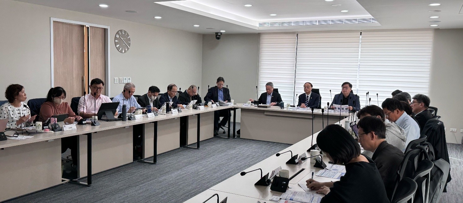 港務公司召開AI推動執行委員會，與會專家及主管共同討論港群AI發展方向